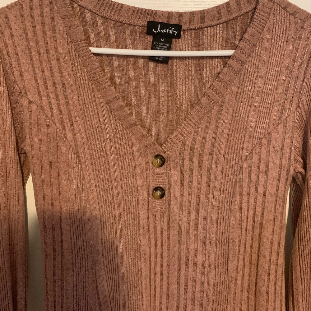 Sweater 👚 - Picture 3 of 4